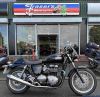 TRIUMPH THRUXTON 900